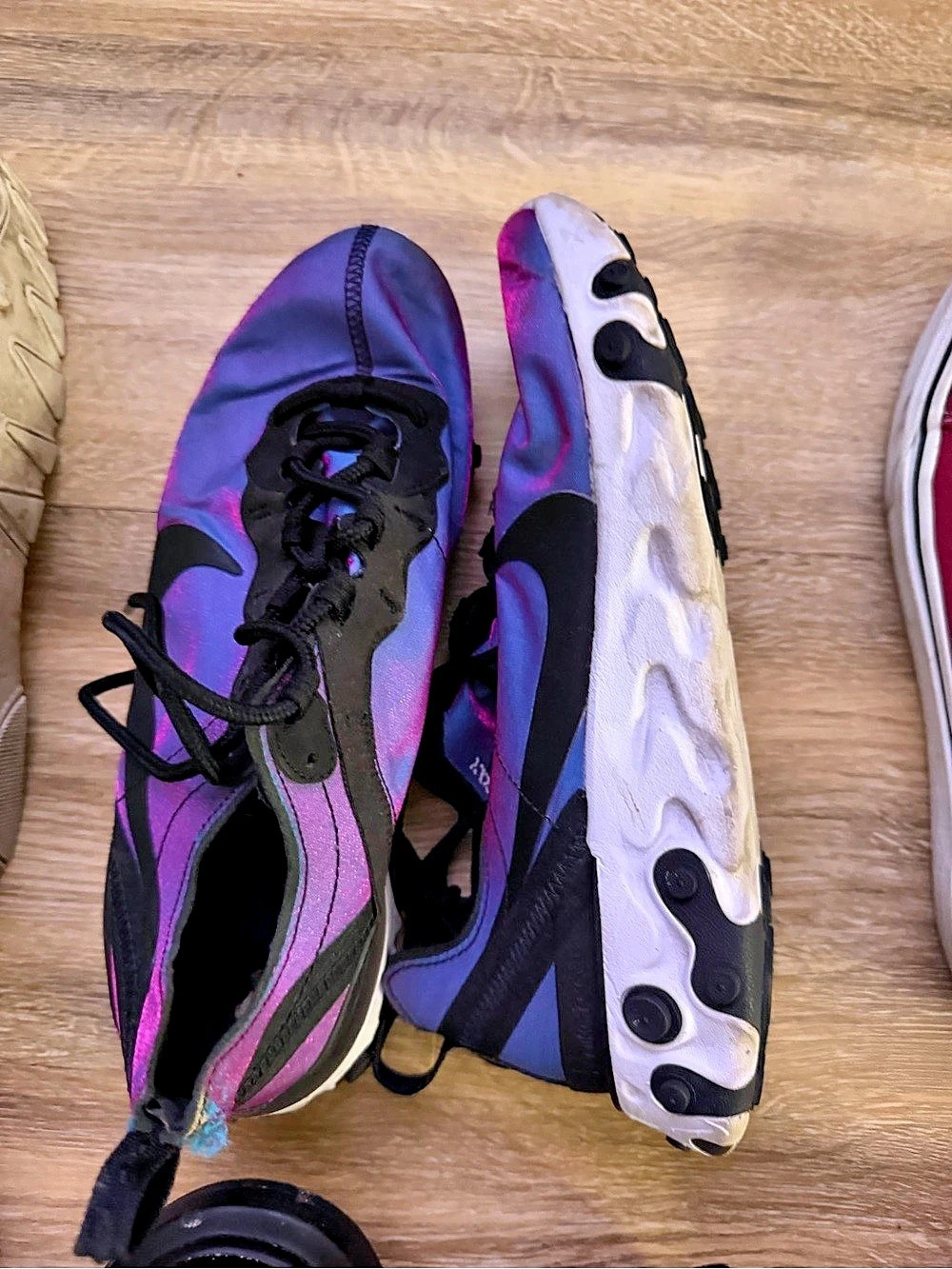 Nike React Element 55 Hyper Pink Purple & Black Athletic Shoes